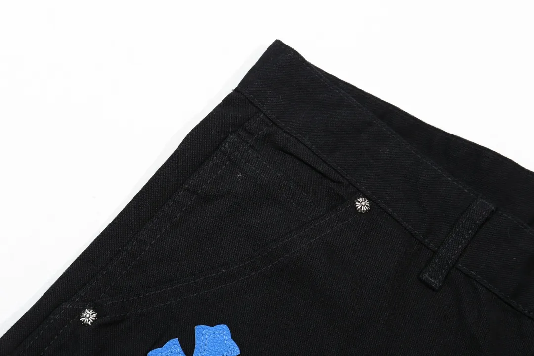 P290 model number: H653 chrome hearts Top Cow King F&F Limited to friends and family 1of1 Carhartt base version Jeans Three-dimensional version Loose and comfortable, not picky about body shape Look taller and slimmer Factory Seiko Original quality control Same style for men and women Can be matched with couples Versatile recommendation Must-have jeans for all seasons Hipsters have been disappointed From the quality selection of fabrics, the tailoring of details, and the matching of patterns are impeccable! The upper body is so handsome when worn...it can be easily worn by men, women and children! The craftsmanship is made of heavy-duty washed pure cotton denim fabric. After washing, it is soft and thick and looks very stylish when worn. Size: 28, 30, 32, 34, 36 (S-XXL) Color: black